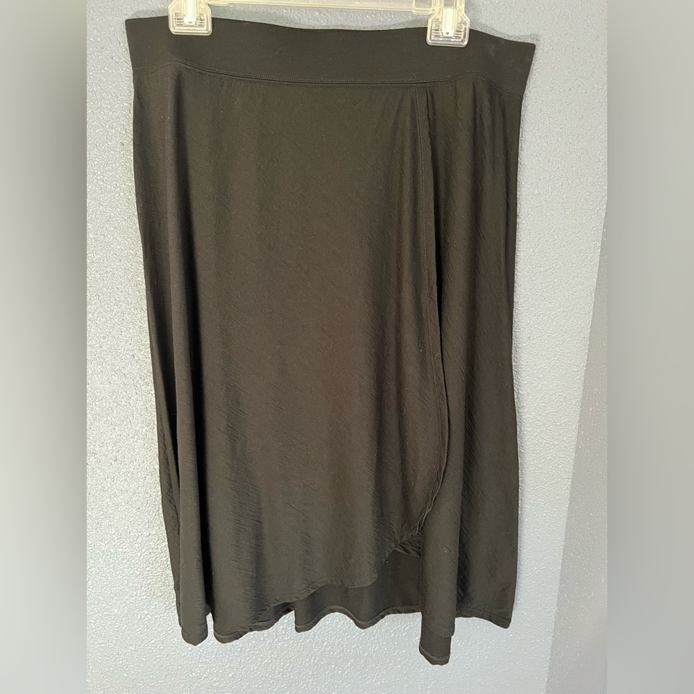 Ibex lightweight merino black wool skirt